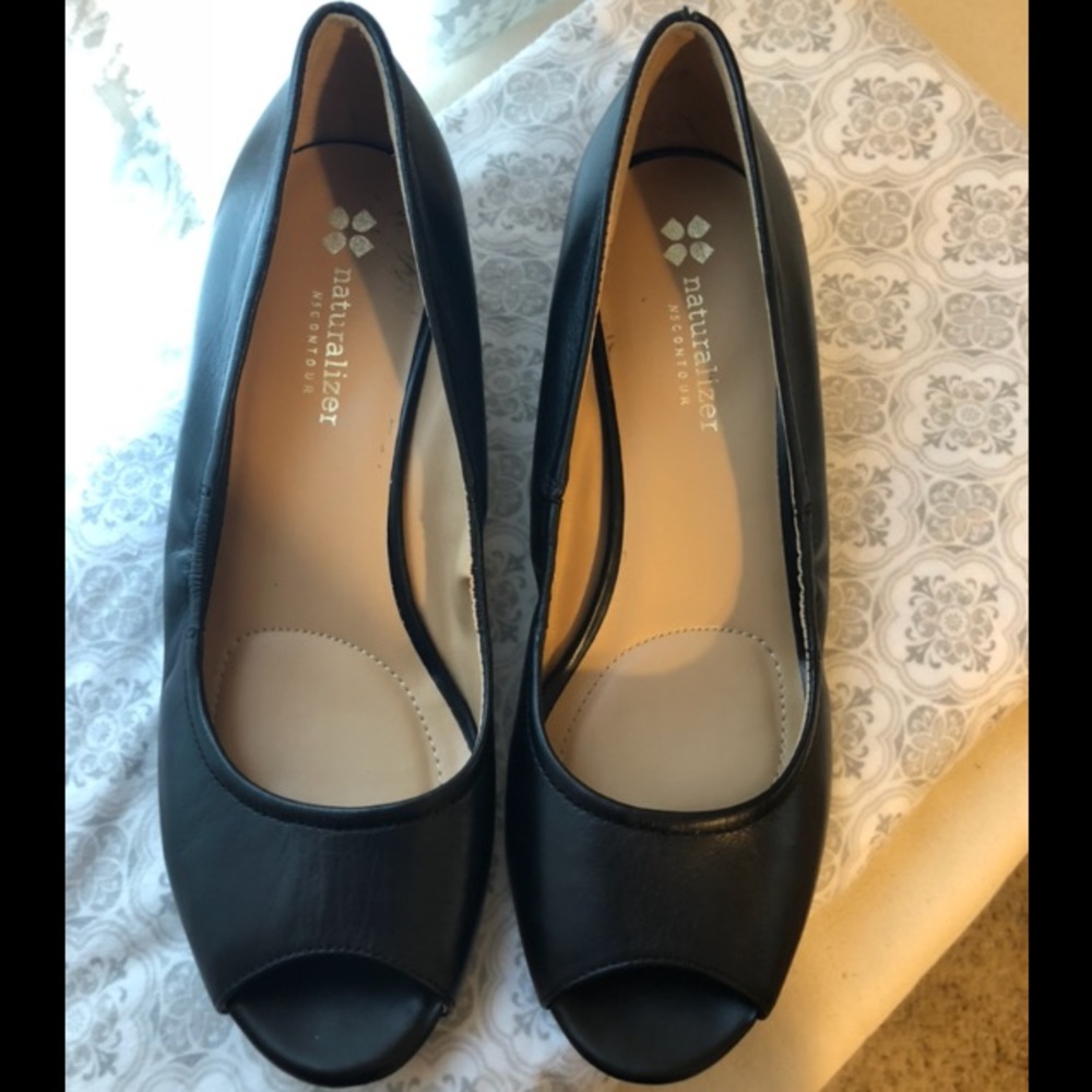 Black Naturalizer N5 Contour Wedges